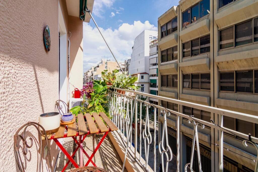 Iphigenia 2 Bedroom Retro Downtown Apartment Athens Exterior photo